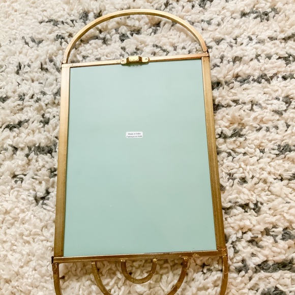 ✨SOLD ✨Arched Gold Mirrored Jewlery Hanger - Picture 6 of 7